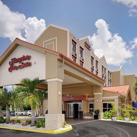 Hampton Inn & Suites Fort Lauderdale Airport Hollywood Exterior photo