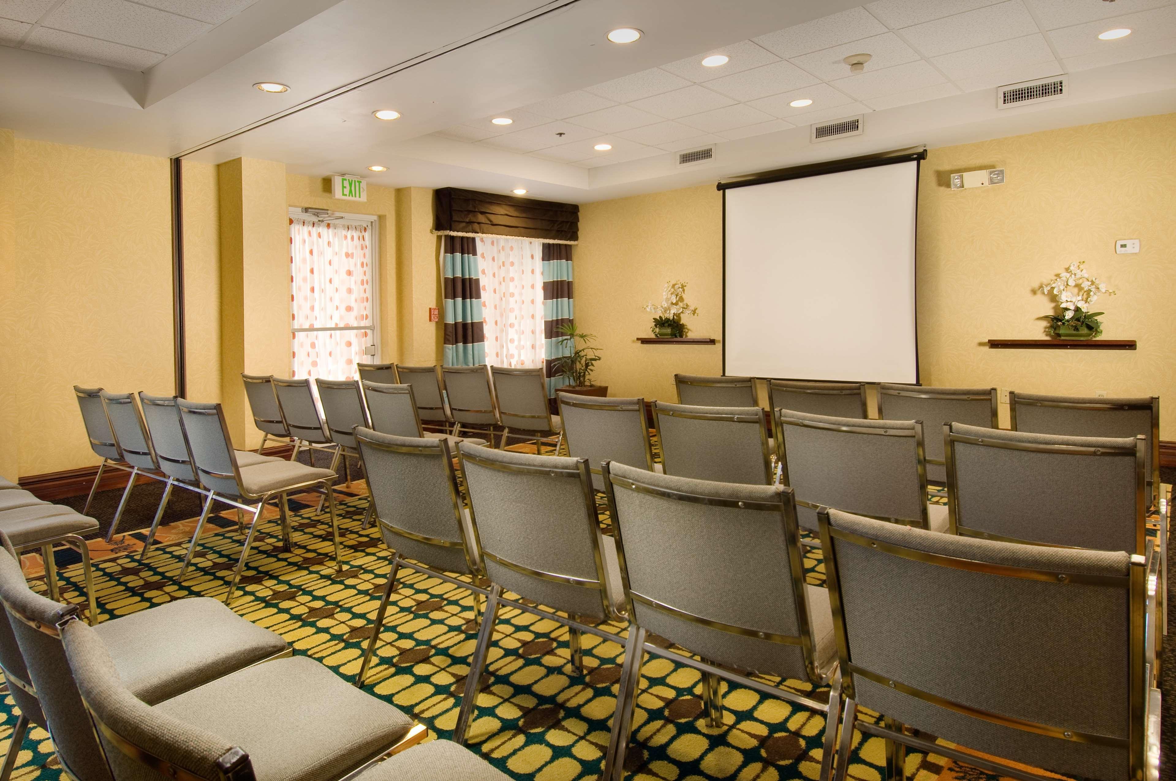 Hampton Inn & Suites Fort Lauderdale Airport Hollywood Facilities photo